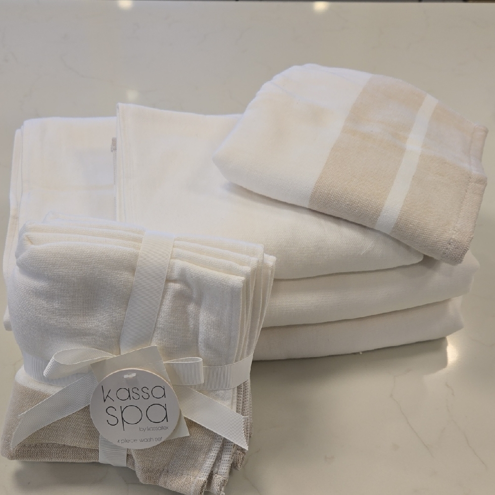 Cream and White Towel Set